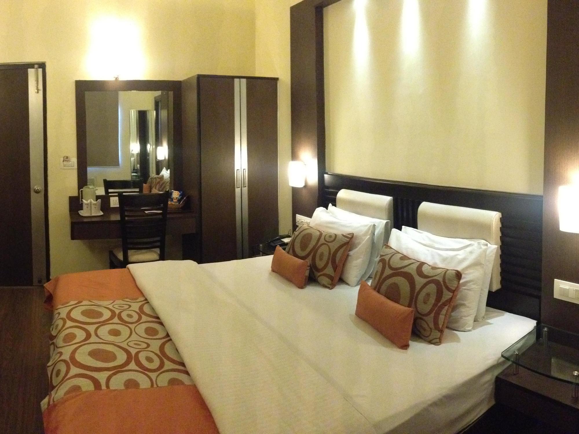 Hotel Shiva Residency Дехрадун Экстерьер фото