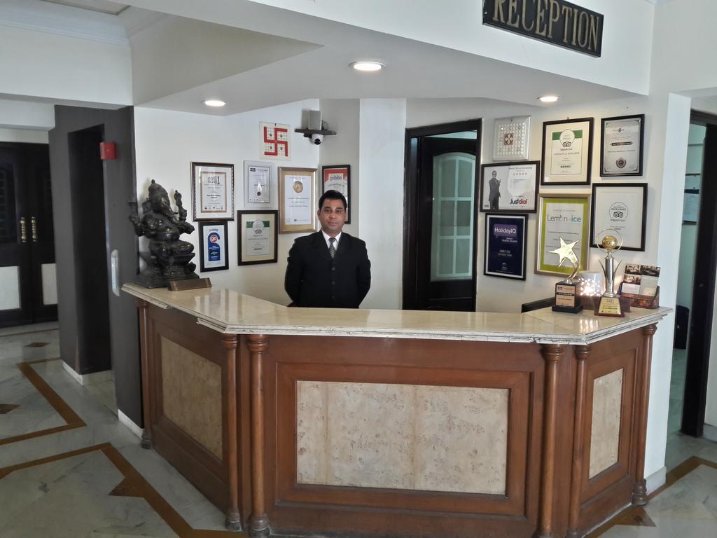 Hotel Shiva Residency Дехрадун Экстерьер фото