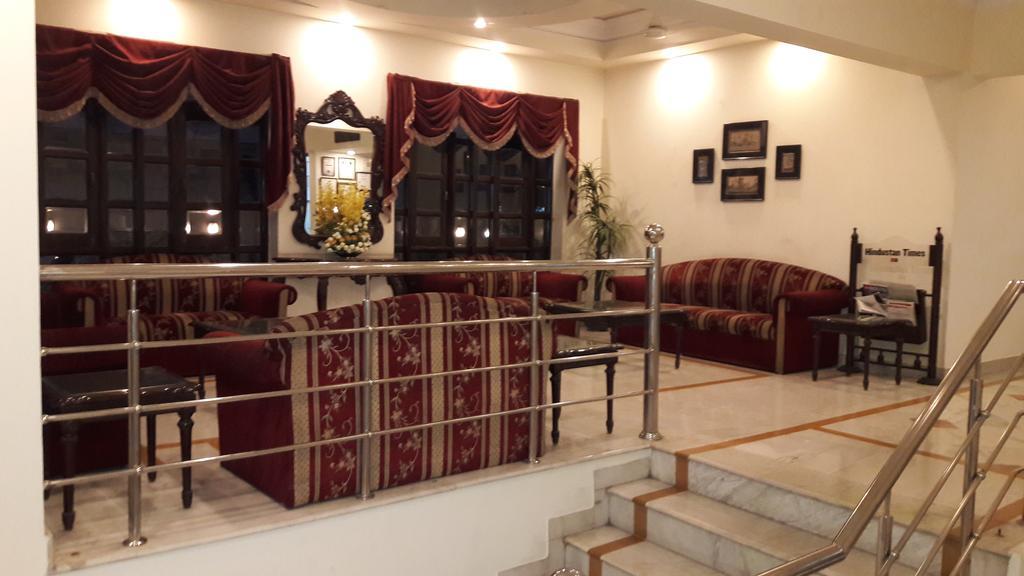 Hotel Shiva Residency Дехрадун Экстерьер фото