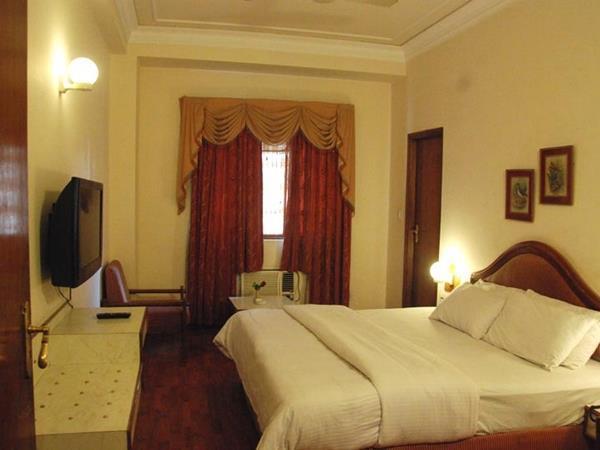 Hotel Shiva Residency Дехрадун Экстерьер фото