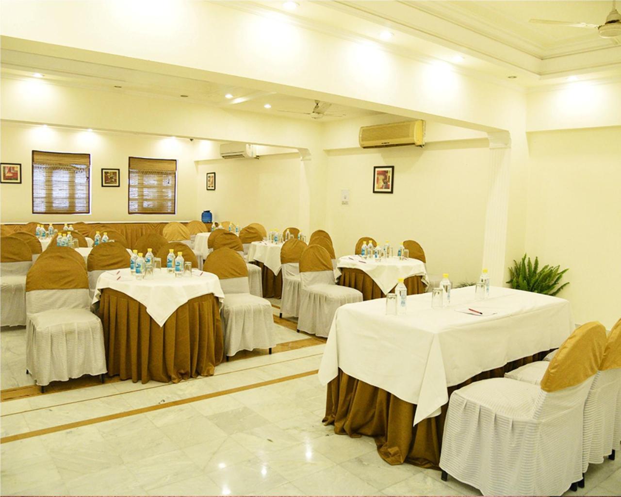 Hotel Shiva Residency Дехрадун Экстерьер фото